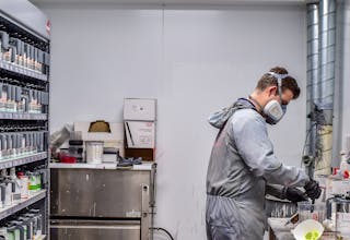 Reparații, daune și atelier de vopsitorie